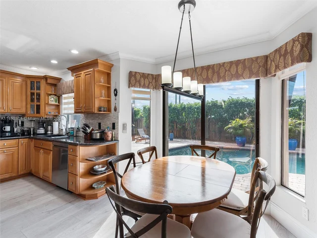 10650 Paris St, Cooper City FL 33026