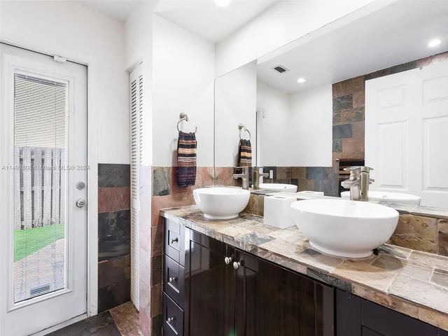 10650 Paris St, Cooper City FL 33026