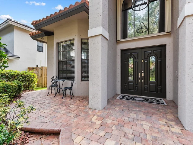 10650 Paris St, Cooper City FL 33026