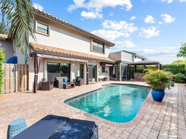 10650 Paris St, Cooper City FL 33026