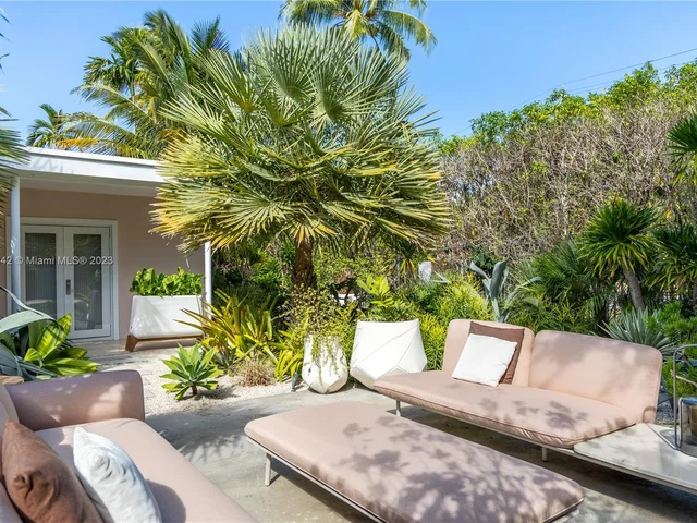 6000-6010 Pine Tree Dr, Miami Beach FL 33140