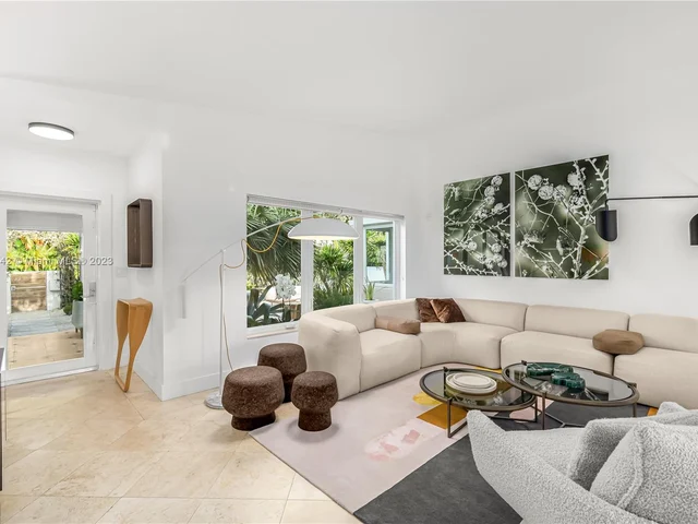 6000-6010 Pine Tree Dr, Miami Beach FL 33140