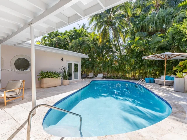 6000-6010 Pine Tree Dr, Miami Beach FL 33140