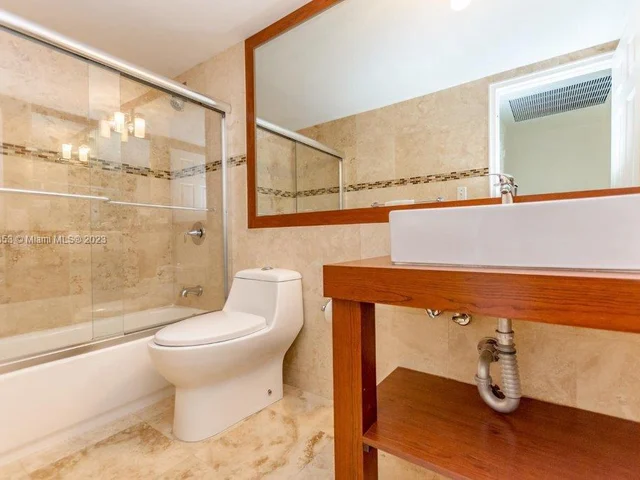 5601 Collins Ave # 420, Miami Beach FL 33140