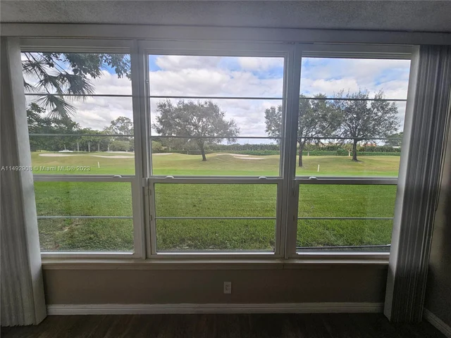 1504 Whitehall Dr # 105, Davie FL 33324