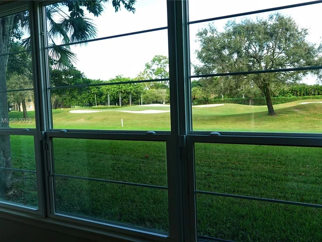 1504 Whitehall Dr # 105, Davie FL 33324