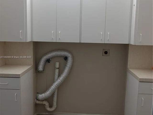 1504 Whitehall Dr # 105, Davie FL 33324