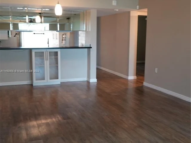 1504 Whitehall Dr # 105, Davie FL 33324