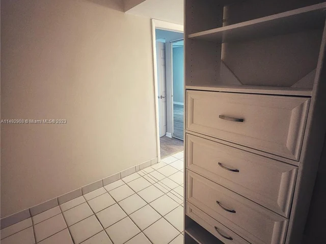 1504 Whitehall Dr # 105, Davie FL 33324