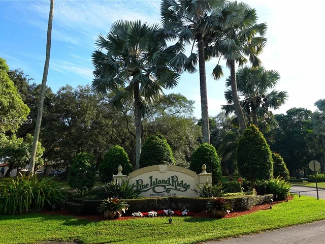 1504 Whitehall Dr # 105, Davie FL 33324