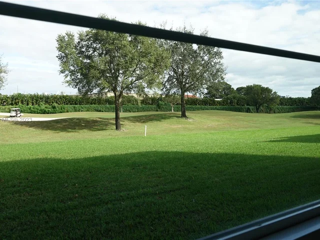 1504 Whitehall Dr # 105, Davie FL 33324