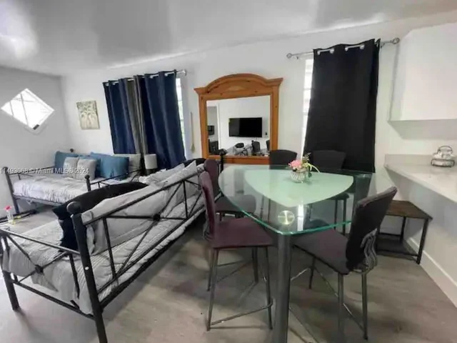 1553 NW 62nd Ter, Miami FL 33147