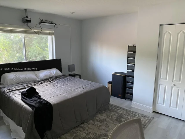 2740 SW 13th St, Miami FL 33145