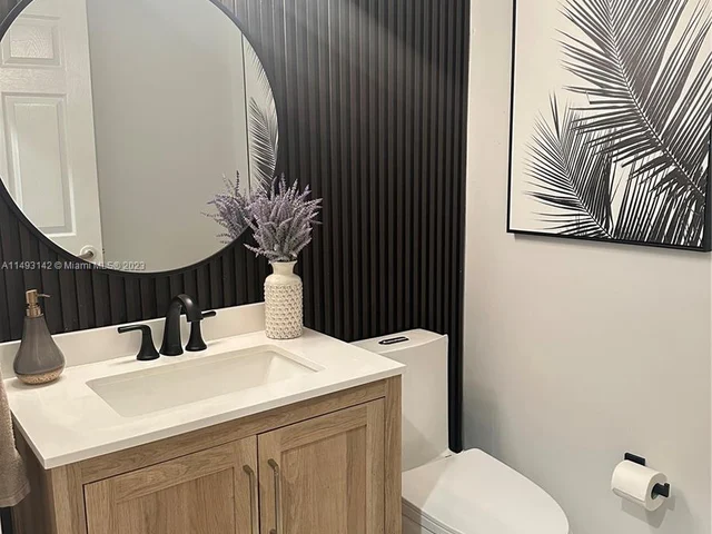 1085 River Birch St, Hollywood FL 33019