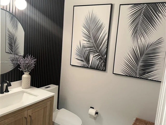 1085 River Birch St, Hollywood FL 33019