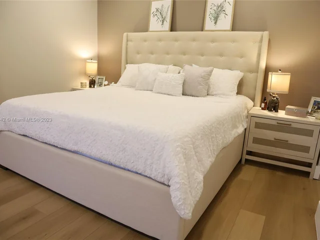 1085 River Birch St, Hollywood FL 33019