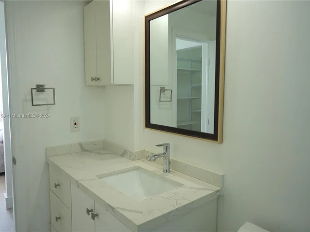 2910 Point East Dr # M510, Aventura FL 33160