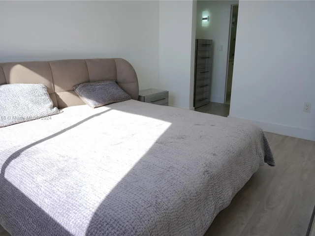 2910 Point East Dr # M510, Aventura FL 33160