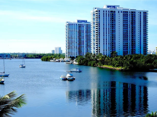 2910 Point East Dr # M510, Aventura FL 33160