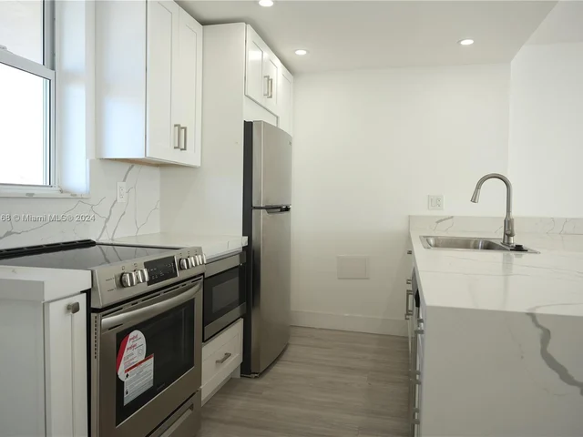 2910 Point East Dr # M510, Aventura FL 33160