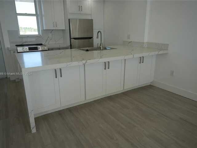 2910 Point East Dr # M510, Aventura FL 33160