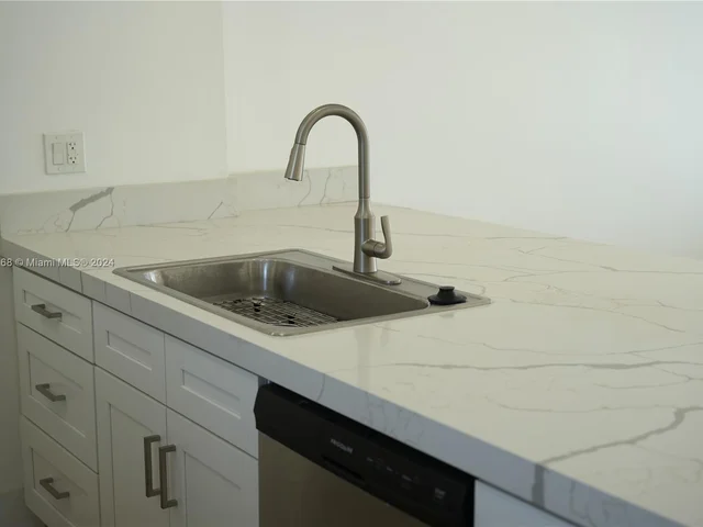 2910 Point East Dr # M510, Aventura FL 33160