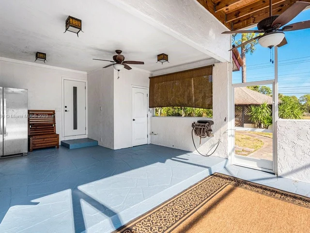 11767 W Rambling Dr, Wellington FL 33414