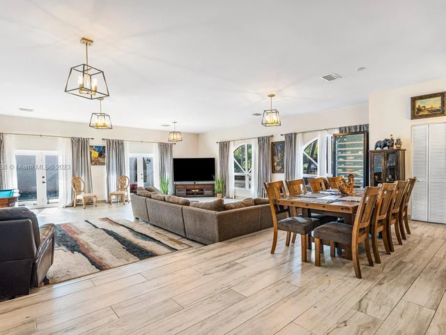 11767 W Rambling Dr, Wellington FL 33414