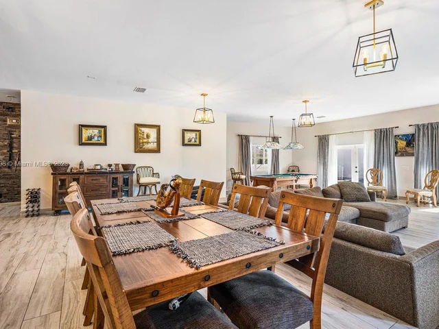 11767 W Rambling Dr, Wellington FL 33414