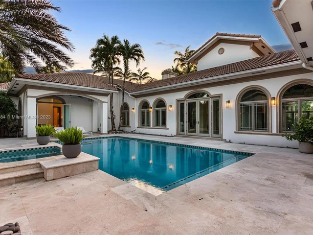 11025 SW 62nd Ave, Pinecrest FL 33156