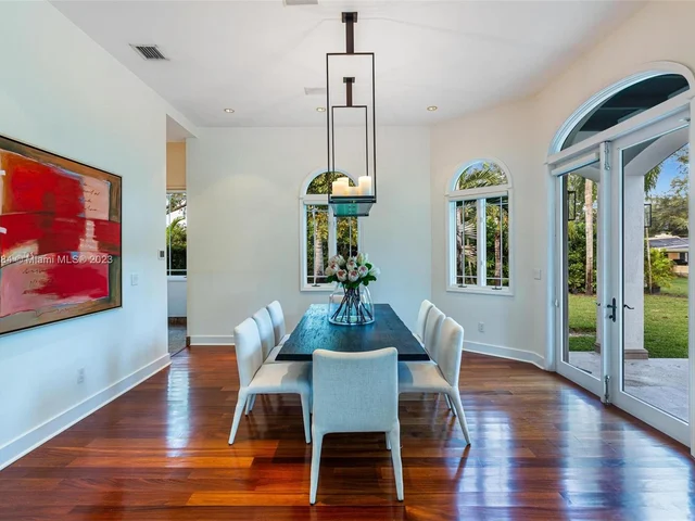 11025 SW 62nd Ave, Pinecrest FL 33156