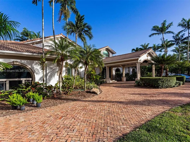 11025 SW 62nd Ave, Pinecrest FL 33156