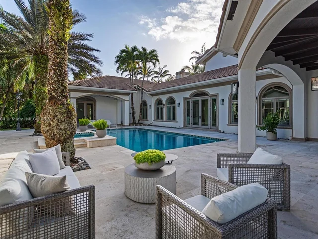 11025 SW 62nd Ave, Pinecrest FL 33156