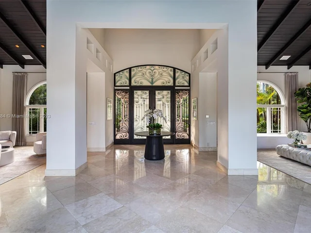 11025 SW 62nd Ave, Pinecrest FL 33156