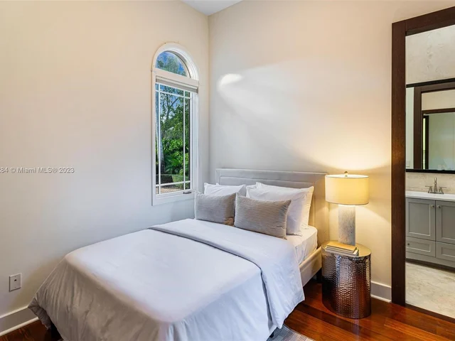 11025 SW 62nd Ave, Pinecrest FL 33156