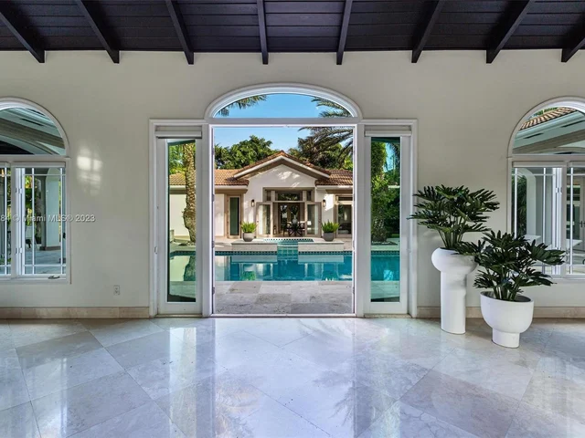 11025 SW 62nd Ave, Pinecrest FL 33156