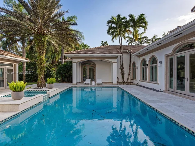 11025 SW 62nd Ave, Pinecrest FL 33156