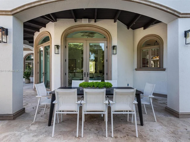 11025 SW 62nd Ave, Pinecrest FL 33156