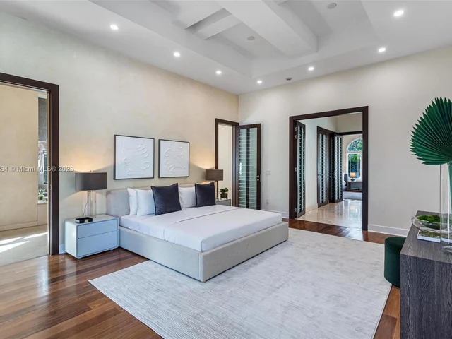 11025 SW 62nd Ave, Pinecrest FL 33156