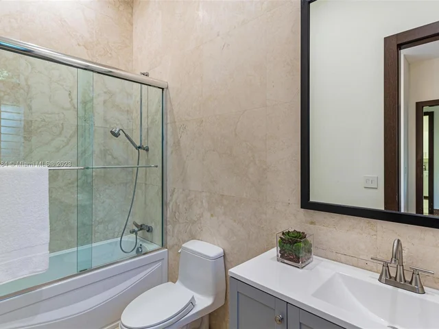 11025 SW 62nd Ave, Pinecrest FL 33156