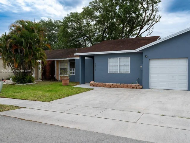9870 W Heather Ln, Miramar FL 33025
