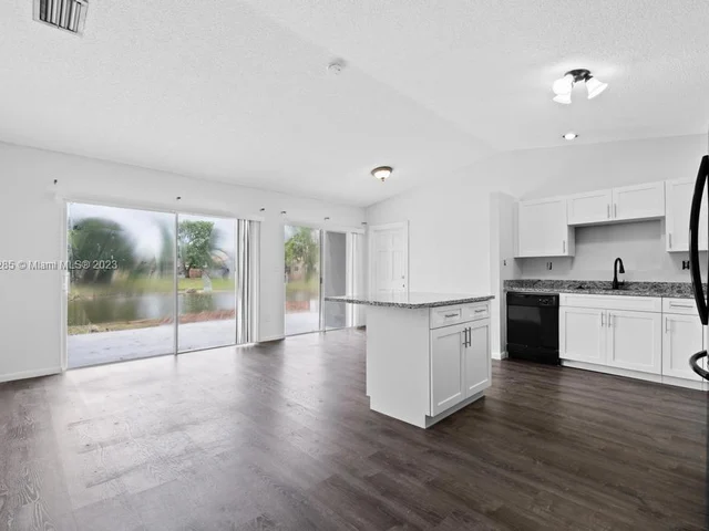 9870 W Heather Ln, Miramar FL 33025