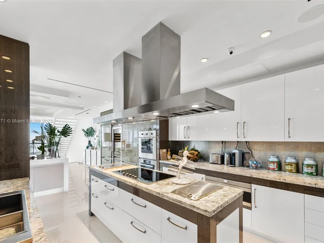 1100 Biscayne Blvd # 6401, Miami FL 33132