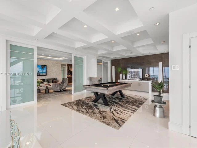 1100 Biscayne Blvd # 6401, Miami FL 33132