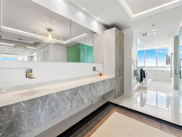 1100 Biscayne Blvd # 6401, Miami FL 33132