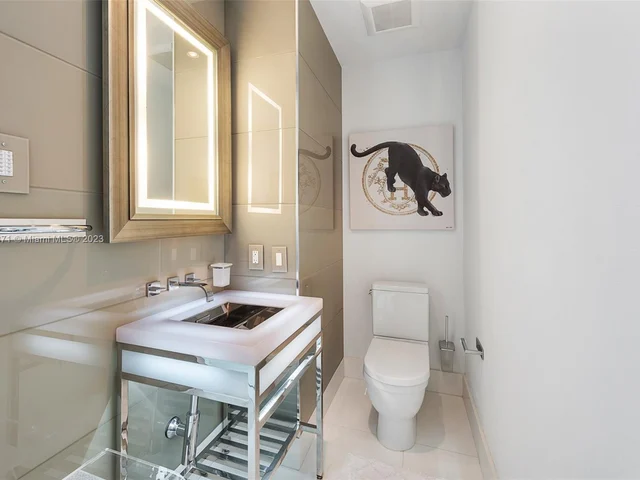 1100 Biscayne Blvd # 6401, Miami FL 33132