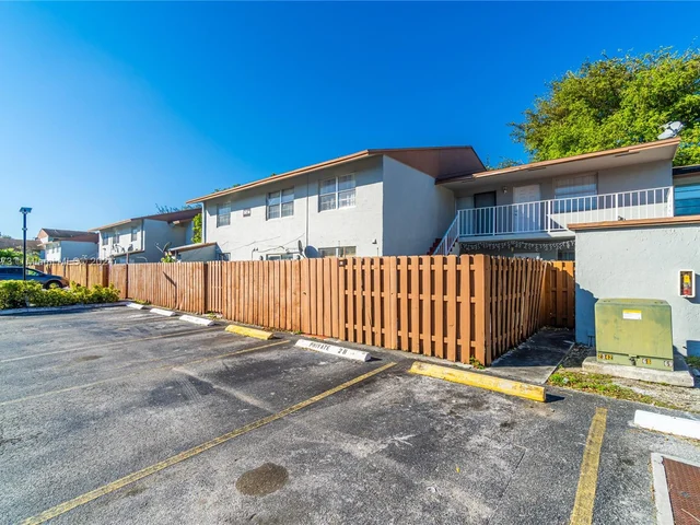 15421 SW 81st Circle Ln # 28, Miami FL 33193