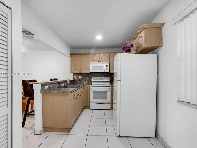 15421 SW 81st Circle Ln # 28, Miami FL 33193