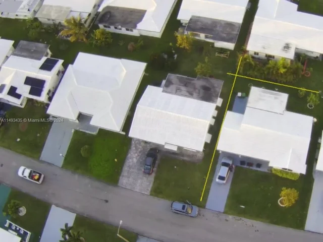 8205 NW 57th Ct, Tamarac FL 33321