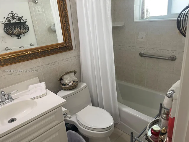 8205 NW 57th Ct, Tamarac FL 33321